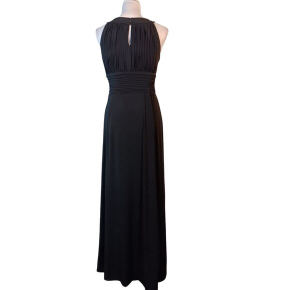 Sangria Elegant Black Sleeveless Dress - Picture 4 of 9
